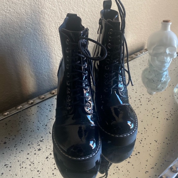 Like New Heeled Bootie - Picture 5 of 5